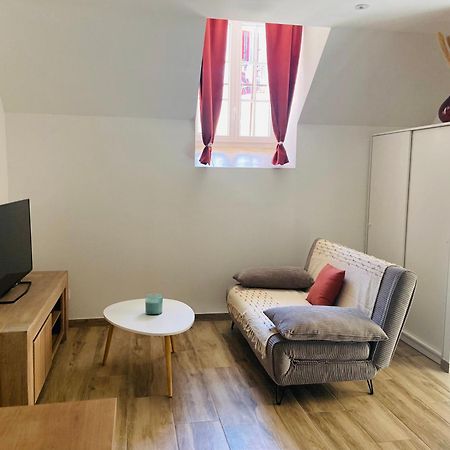 Les Appartements Du Vieux Poussan Esterno foto