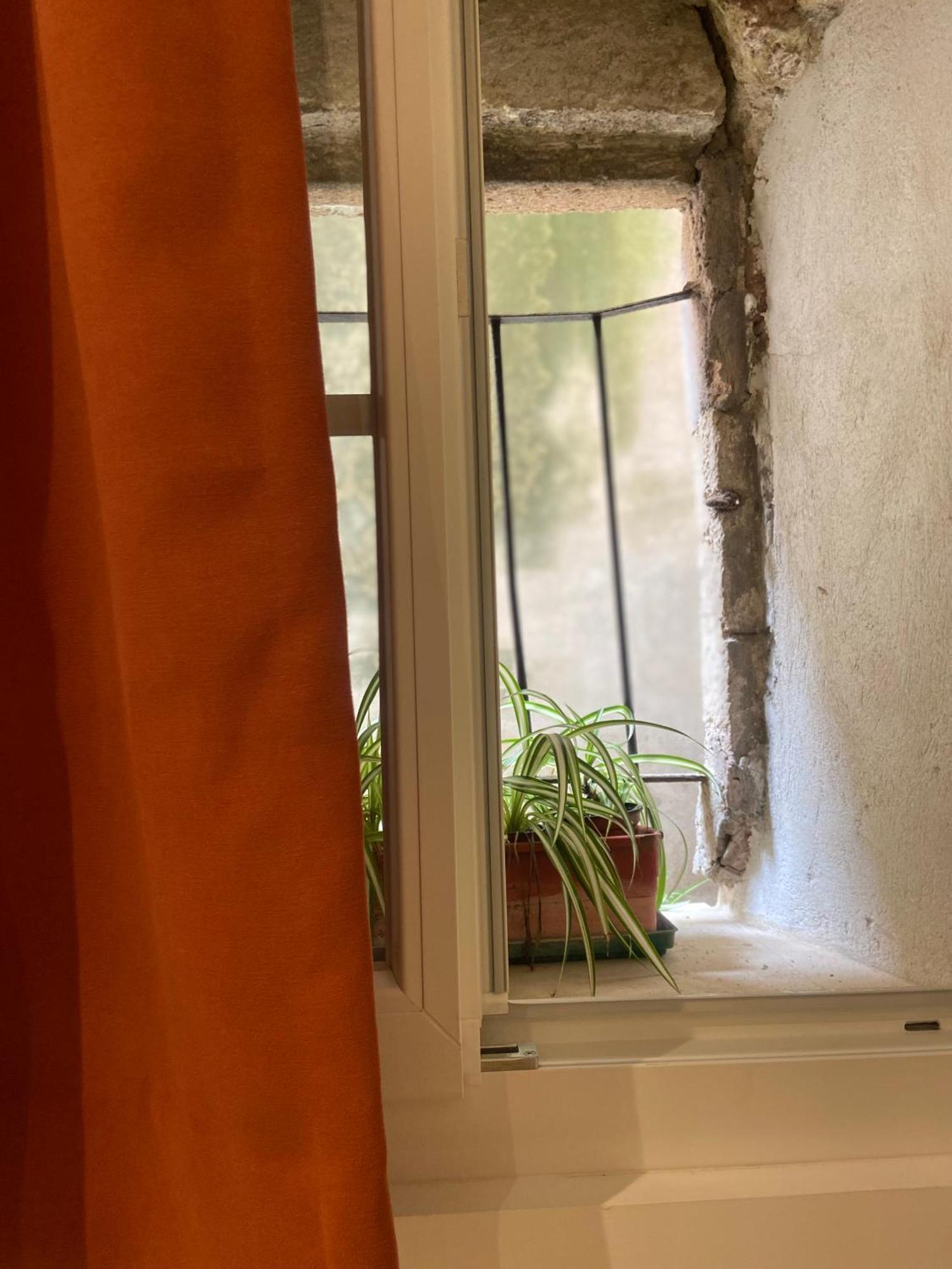 Les Appartements Du Vieux Poussan Esterno foto