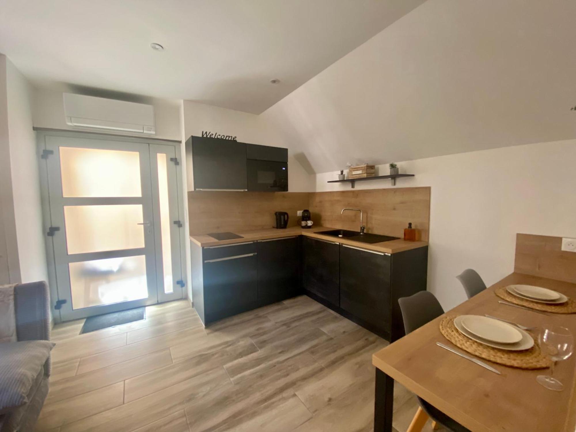 Les Appartements Du Vieux Poussan Esterno foto